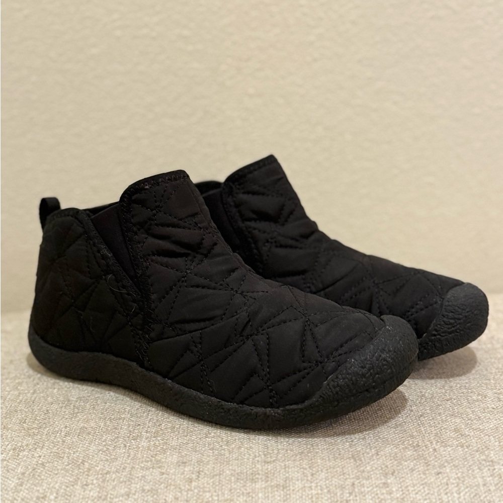 KEEN Howser Ankle Boot Women's Black Quilted Slip-On Shoe, Size 11